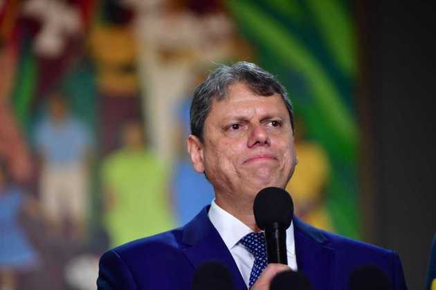 O ex-ministro da Infraestrutura Tarcísio Gomes de Freitas (Republicanos) tomou posse como governador de São Paulo neste domingo (1º) e vai comandar o estado ao menos até 2026. 