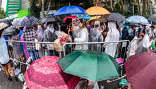 Fãs de Taylor Swift encaram chuva e horas de fila para primeiro show em São Paulo