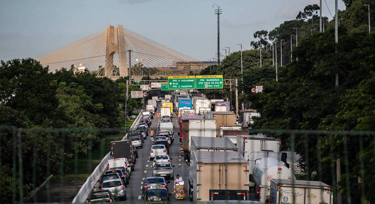 Rodízio de veículos é suspenso na cidade de São Paulo nesta sexta-feira (22)

