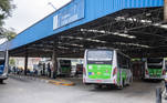São Paulo, SP - 07.06.2022 - Transporte Público - Sindicato dos Motoristas e Trabalhadores de Transporte Urbano de São Paulo previam uma assembleia para definir uma possível paralisação da categoria o que não aconteceu nesta semana. Ônibus trafegam pela av.  Eng. Caetano Alvares, zona norte da cidade. Foto Edu Garcia/R7