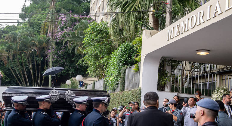 Pelé teria adquirido todo o nono andar do memorial em que foi enterrado