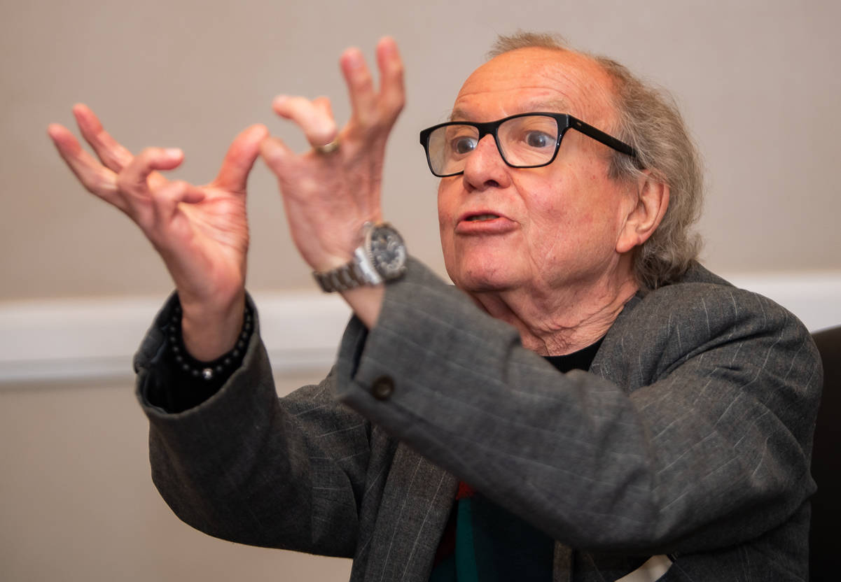 Publicitário destaca a passagem 'da era do monólogo para a do diálogo' com a internet