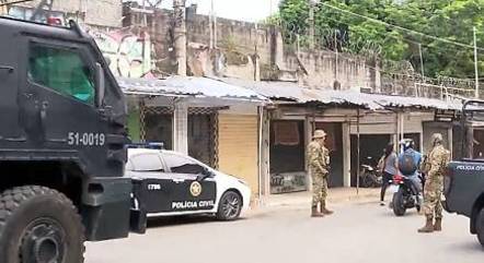 Polícia ocupa Jacarezinho, na zona norte do Rio  