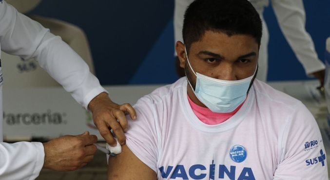 Rio de Janeiro tem 22,8% da população total vacinada com dose de reforço 