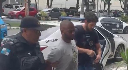 Policia prende gerente do tráfico de drogas de São João de Meriti
