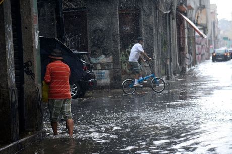 Fortes chuvas deixaram estragos no Rio