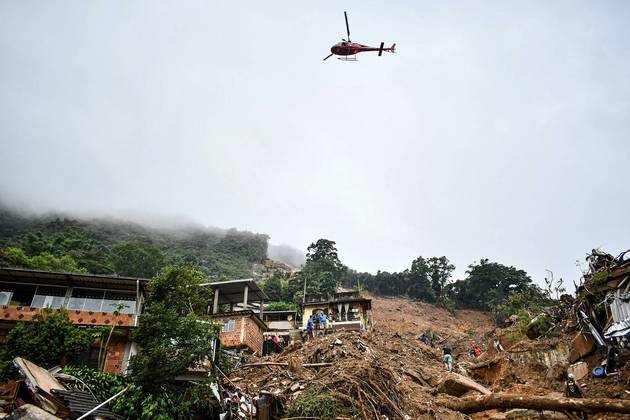 A Prefeitura de Niterói decretou luto de três dias. Segundo o município, até as 9h, o número de ocorrências chegou a 229, das quais 189 são de deslizamentos, fazendo com que a cidade decretasse também estado de calamidade pública