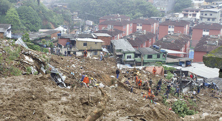 Petrópolis teve 26 pontos de deslizamento de terra
