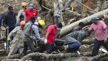 Cemitério improvisa covas para vítimas da chuva em Petrópolis (RJ)