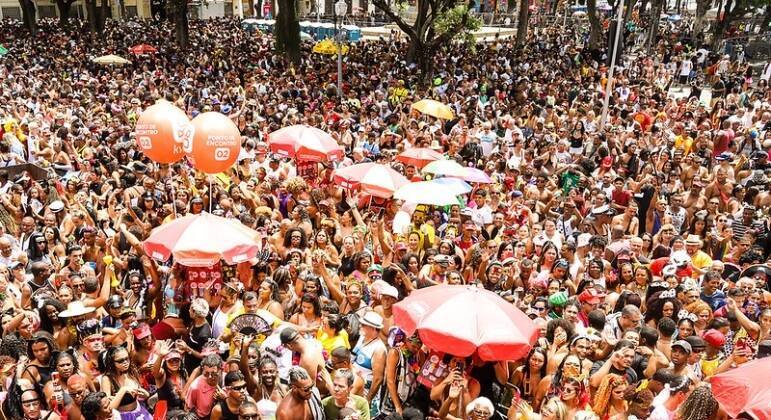 Multidão seguiu o bloco Cordão da Bola Preta no centro do Rio
