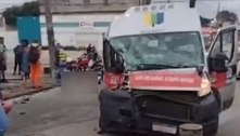 Duas mulheres morrem em acidente entre van e ônibus na zona oeste do Rio