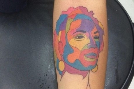 "Marielle de todas as cores", escreveu tatuador