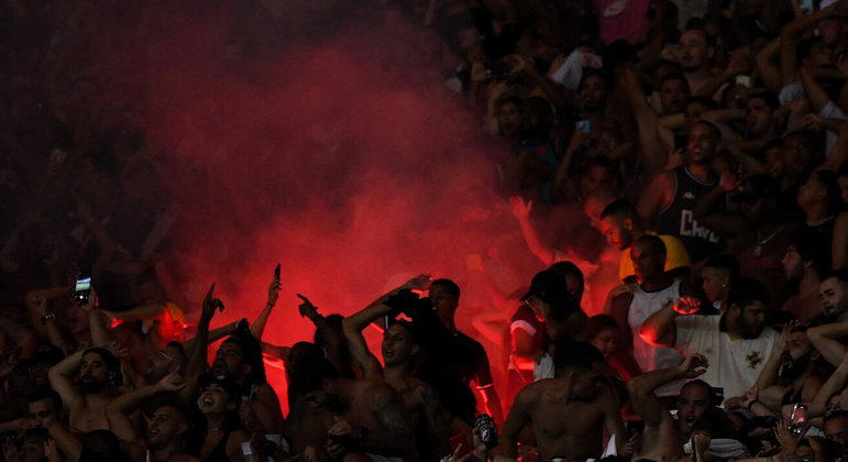 Torcidas organizadas do Flamengo e Vasco não podem frequentar estádios
