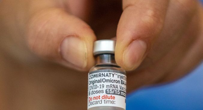 Vacinação bivalente é oferecida a grupos prioritários desde o fim de fevereiro