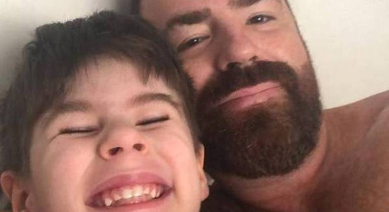 Pai de Henry questionou decisão que devolveu o direito de Monique voltar ao trabalho