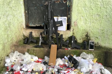 Armas e drogas foram apreendidas durante operaÃ§Ã£o