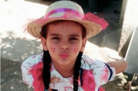 Ana Cristina, de 9 anos, morreu após um mês internada