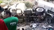 Caminhão desgovernado atinge casas e mata mulher na Baixada
