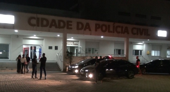 Agentes cumprem mandados de busca e apreensão no Rio e Baixada Fluminense