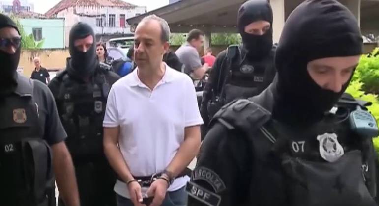 Sérgio Cabral aguarda Vara de Execuções Penais para ir a Bangu 1, no Complexo de Gericinó