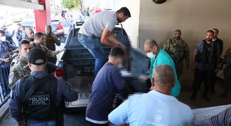 Bolsonaro parabeniza pol&iacute;cia do Rio por opera&ccedil;&atilde;o no Complexo da Penha -  Not&iacute;cias - R7 Bras&iacute;lia