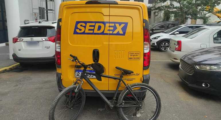 Suspeito usava tornozeleira eletrônica e agia de bicicleta 