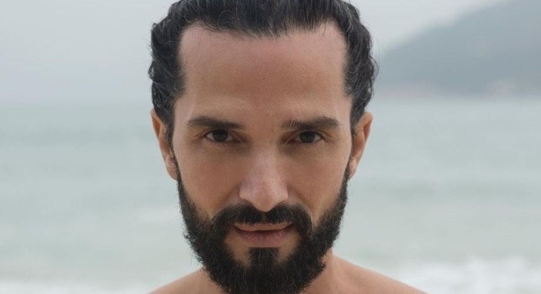 Após concluir o serviço, Jeander contou que foi convidado para ir até a casa do ator para fazer um&nbsp;programa&nbsp;com Bruno, além da gravação de um vídeo íntimo