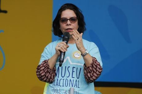 Reitora Denise Pires traça planos para o retorno
