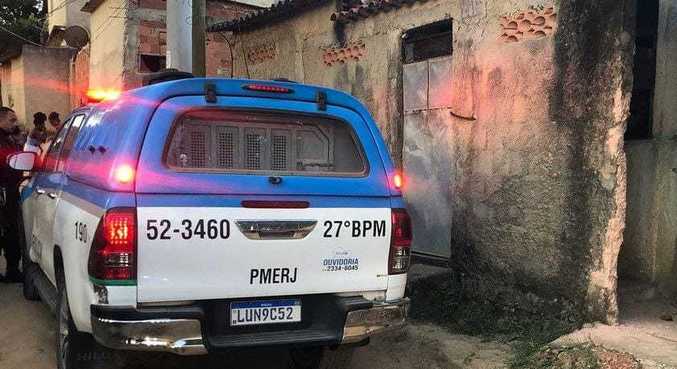 Polícia Civil realiza perícia em residência onde mãe e filhos viviam trancados