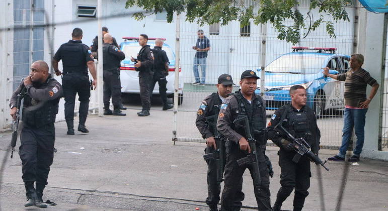 Operação da polícia terminou com pelo menos 18 mortos no Morro do Alemão