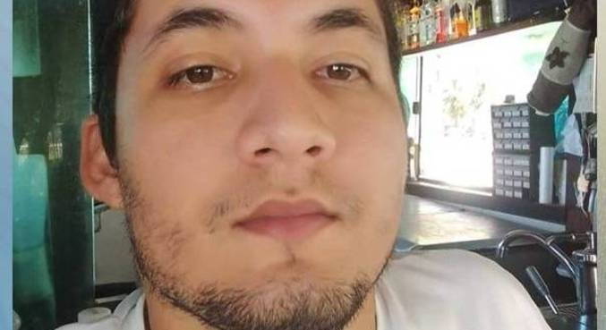 Renê Rodrigues, de 30 anos, trabalhava em um quiosque na praia da Barra
