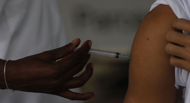 Mais de 146 milhões de brasileiros já receberam a primeira dose