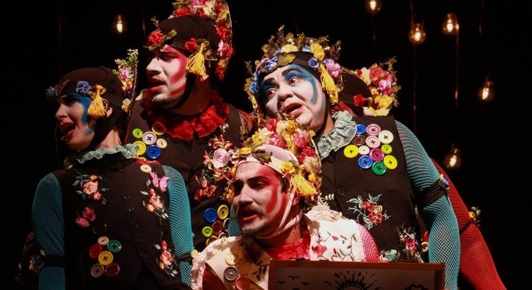 Adaptação de O Patinho Feio é uma das atrações do Teatro Mário Lago, em Bangu