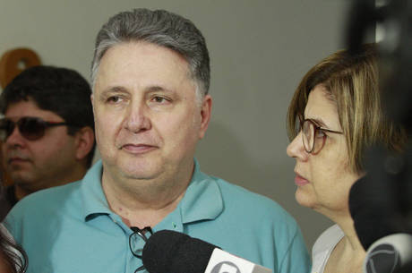 Ex-governadores deixam a Cidade da Polícia