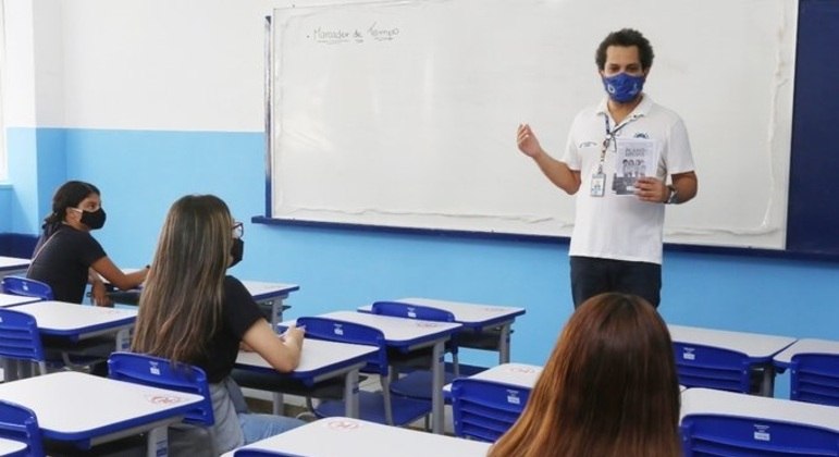 Covid-19 suspende aulas de 99,3% das escolas de educa&ccedil;&atilde;o b&aacute;sica - Not&iacute;cias  - R7 Educa&ccedil;&atilde;o