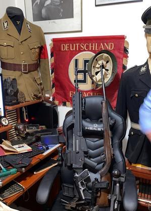 Homem colecionava material nazista