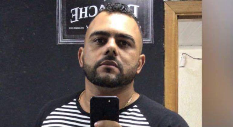 Alexandre foi abordado por criminosos quando saía de estacionamento