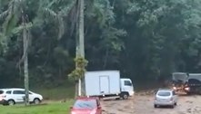 Chuva forte aciona sirenes e provoca desabamento em Teresópolis (RJ)