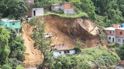 Sobe para 14 número de mortos em deslizamento em Niterói