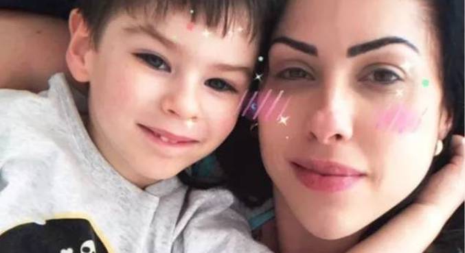 Monique Medeiros deixa a prisão após decisão do STJ
