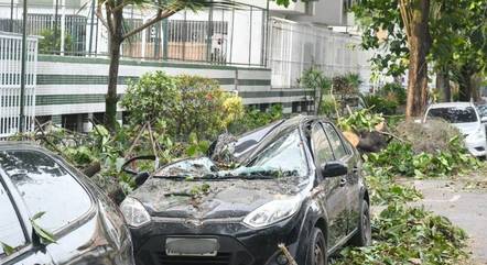 Chuva provocou estragos em Niterói no domingo (19)