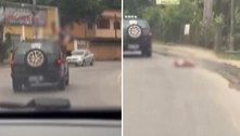 Vídeo flagra queda de jovem que dançava em teto de carro em movimento no RJ