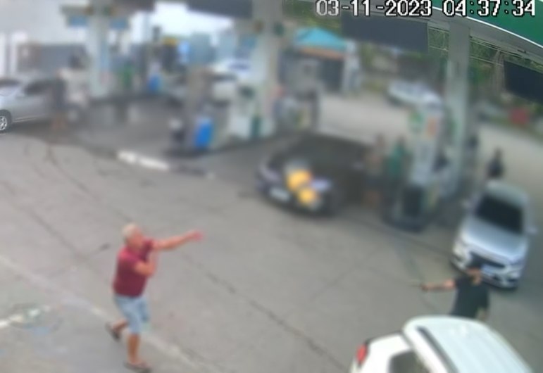 Suspect of killing man in fight over stuffed animal machine surrenders to police in Rio