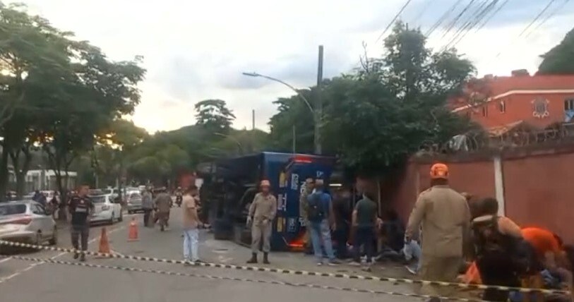 Bus overturns and leaves injured in the north of Rio de Janeiro