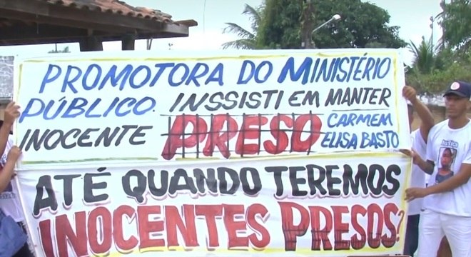 Familiares de Alessandro protestaram em frente ao presídio em que ele estava preso