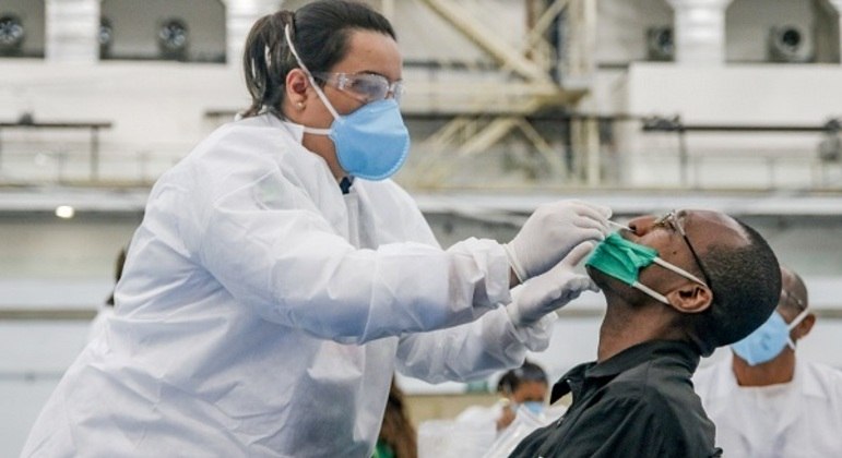Brasil tem 35 casos confirmados da variante Ômicron