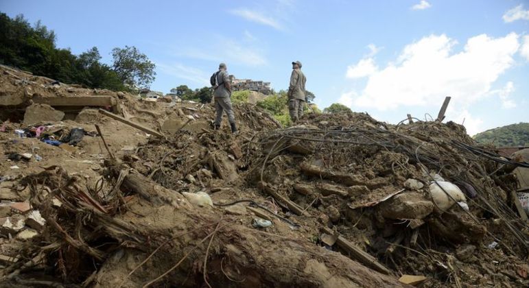 Tragédia das chuvas em Petrópolis deixou 235 mortos 