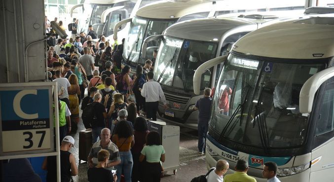 Ramo de transportes impulsiona o setor de serviços em 2022