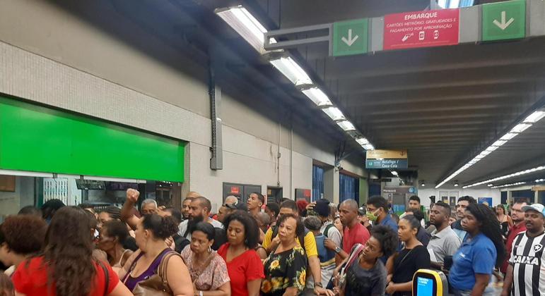Tiroteio suspendeu circulação do metrô entre as estações Pavuna e Cidade Nova