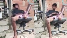 Suspeito cai no sono e é acordado pela polícia com cano de arma no RJ; vídeo viralizou